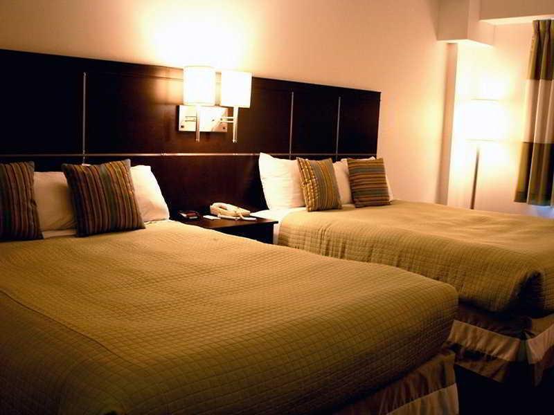 Niagara Plaza Hotel By Fairbridge Room photo