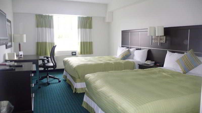 Niagara Plaza Hotel By Fairbridge Room photo